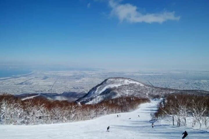 Bankei Ski Day Trip from Sapporo Station — Quick-Access Hokkaido Skiing