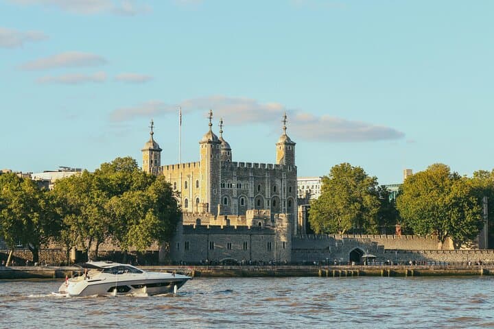 Discover London: Full-Day 10-Hour Highlights Tour of Buckingham Palace, Tower of London & St. Paul’s photo 4