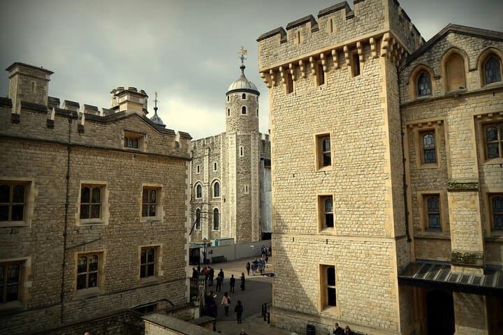 Discover London: Full-Day 10-Hour Highlights Tour of Buckingham Palace, Tower of London & St. Paul’s photo 5