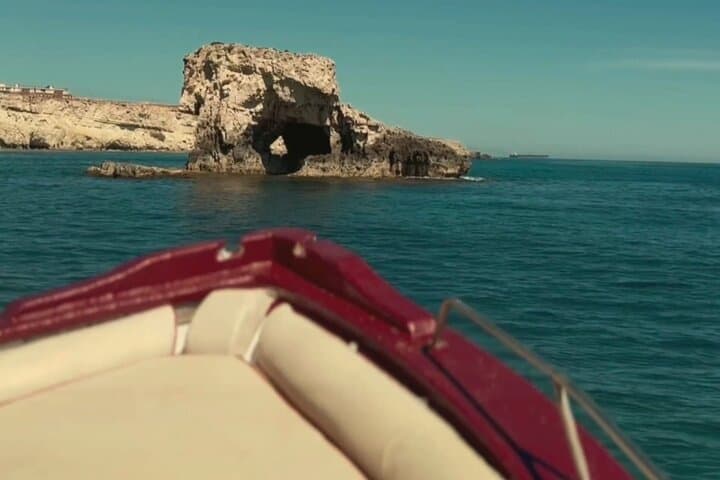 Ortigia & Plemmirio Private Boat Tour with Lunch — Sea Caves, Swimming & Historic Ortigia photo 2