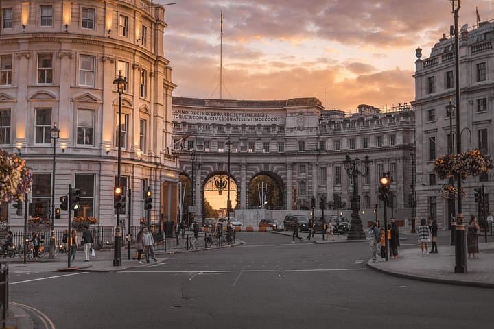 London 3-Hour Orientation Tour: Buckingham Palace, Tower Bridge & Westminster Highlights photo 2