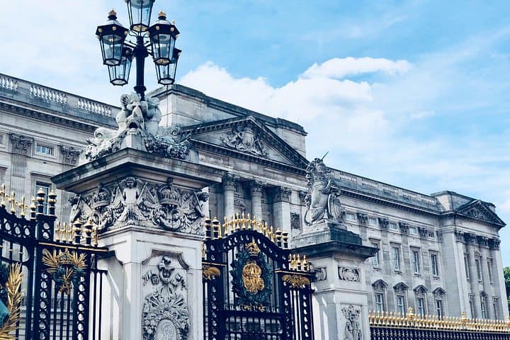 London 3-Hour Orientation Tour: Buckingham Palace, Tower Bridge & Westminster Highlights photo 5