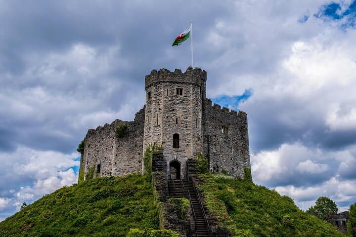 Explore Cardiff in a Day: 10-Hour Castle, Bay & Museum Tour