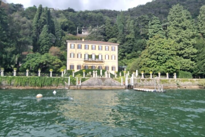 Two-Hour Lake Como Mini Boat Tour with Aperitif and Villa Views photo 4