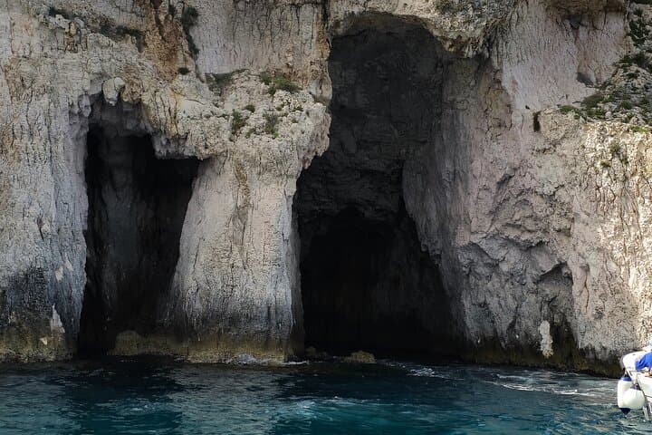 Ortigia Private Boat Tour & Sea Caves: Swim, Wine, and Coastal Grottoes