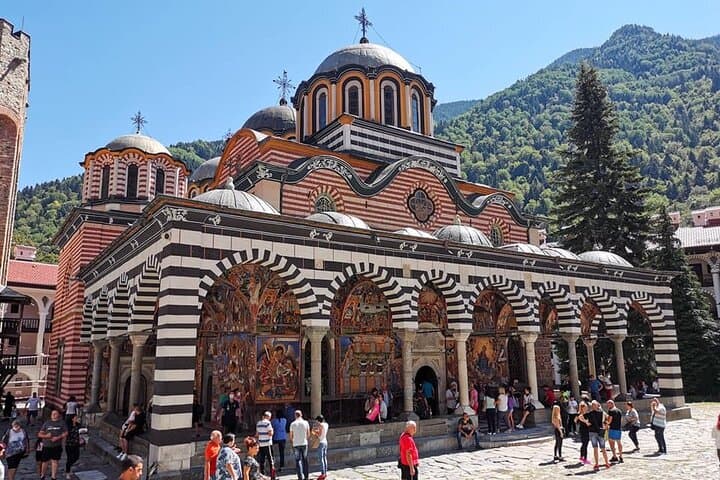 Rila Monastery, St. Ivan's Grave & Stob Pyramids: Full-Day Cultural Hike from Sofia