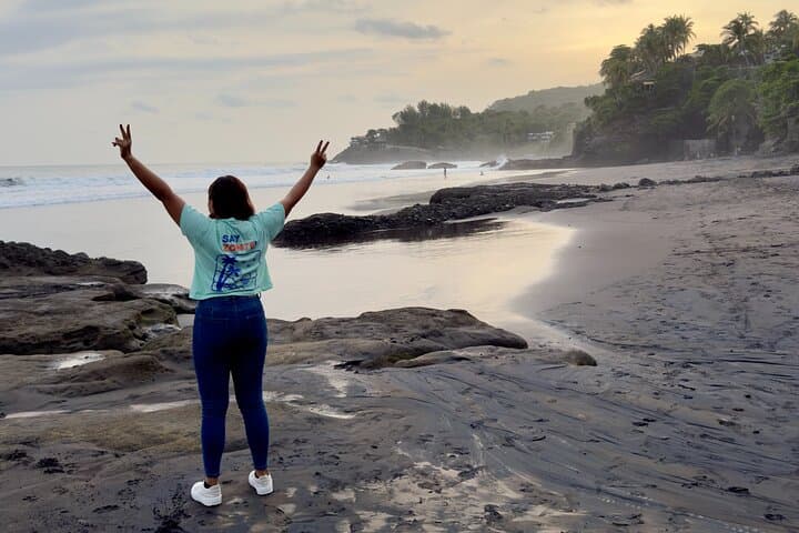 El Zonte Walking Tour: Surf Views, Local Eats & Spanish Immersion