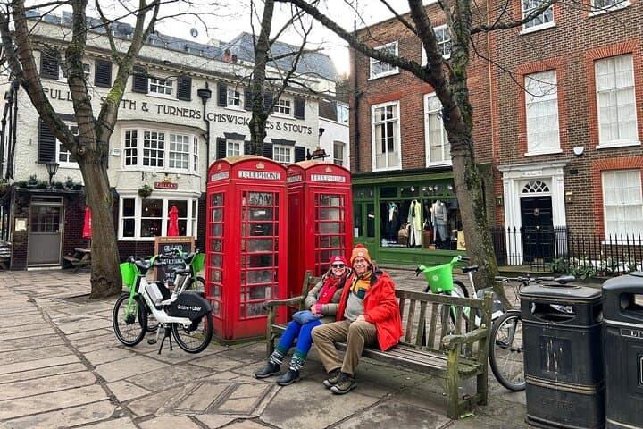 Ted Lasso London Taxi Tour: Explore Filming Locations in a Classic London Black Cab photo 3