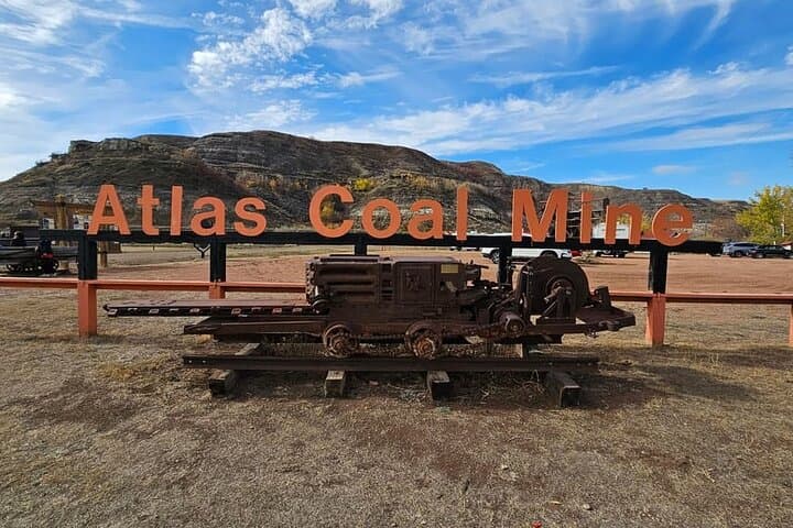 Drumheller Badlands Private Tour from Calgary — Royal Tyrrell, Hoodoos & Star Mine photo 3