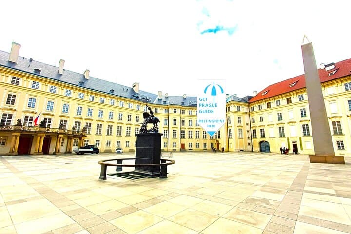 Skip the Line Prague Castle Ticket and Introductory Overview photo 4