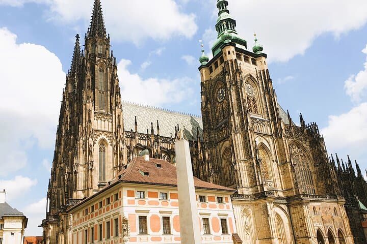 Skip the Line Prague Castle Ticket and Introductory Overview photo 2