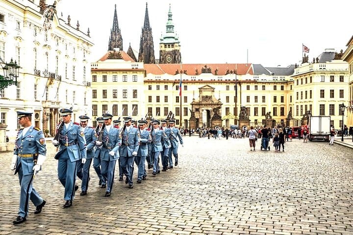 Skip the Line Prague Castle Ticket and Introductory Overview photo 3