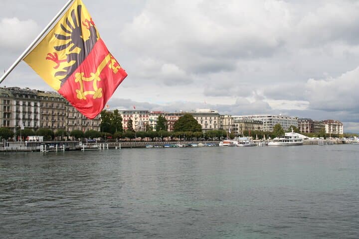 Geneva Private Walking Tour — Local Guide-Led Highlights & Hidden Gems