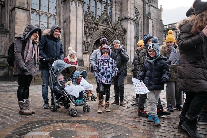 Private Edinburgh Family Walking Tour: Royal Mile History, Ghosts & Castle photo 3