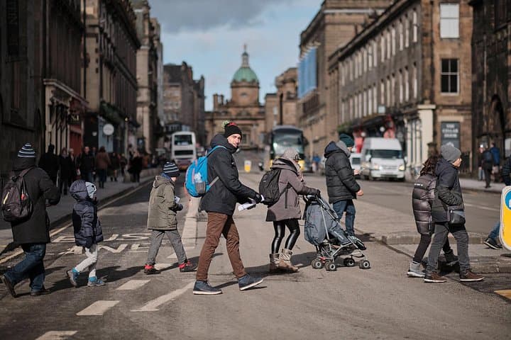 Private Edinburgh Family Walking Tour: Royal Mile History, Ghosts & Castle photo 4