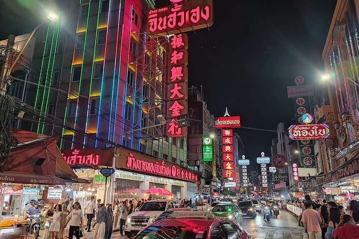 Bangkok Private Walking Tour with a Local Guide: Hidden Gems & City Highlights photo 2