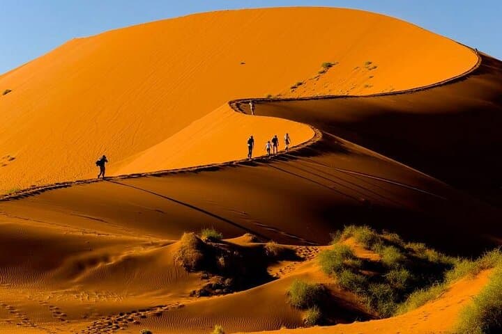 Budget 3-Day Sossusvlei Desert Safari: Dunes, Deadvlei & Sunrise