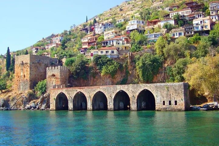 Alanya Pirate Boat Trip: Swim Caves, Foam Party & Lunch on the Mediterranean photo 3