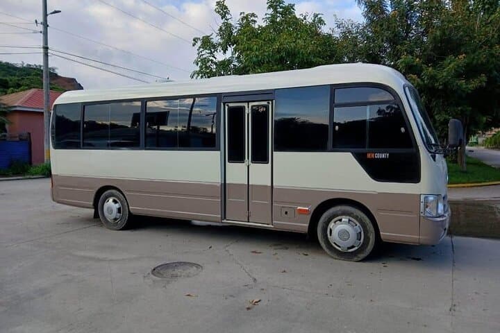 Private Transport in Roatan Bay Islands: Port Transfers and Island Sightseeing photo 3