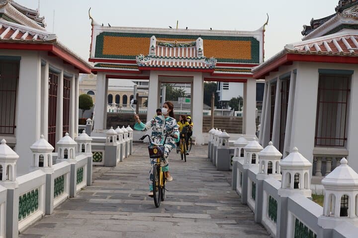 Scenic Real Bangkok Cycling Adventure: Chinatown to Thonburi Bike Tour photo 4