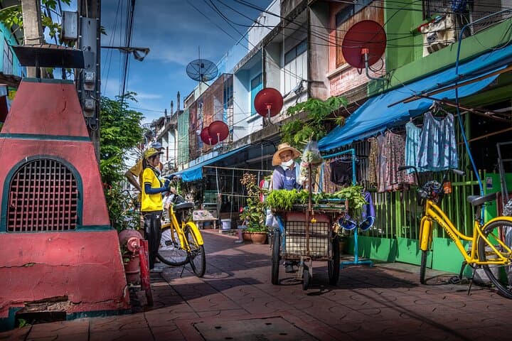 Scenic Real Bangkok Cycling Adventure: Chinatown to Thonburi Bike Tour photo 5