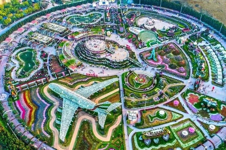 Dubai Garden Glow: Nighttime Illuminations & Recycled Art Experience photo 6