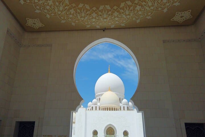 Sunset at Sheikh Zayed Grand Mosque: Guided Evening Tour from Dubai photo 2