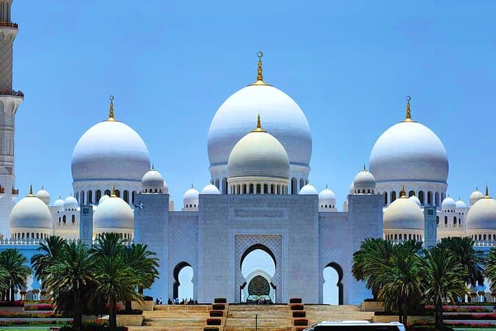 Sunset at Sheikh Zayed Grand Mosque: Guided Evening Tour from Dubai photo 4