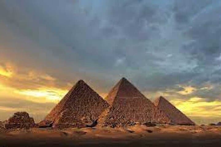 Giza Pyramids, Saqqara & Memphis Day Tour with Nile Felucca Ride photo 3