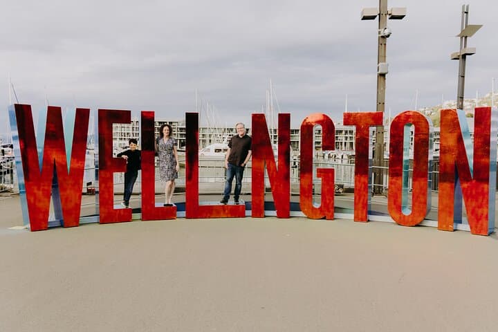 Private Wellington Vacation Photoshoot — Professional Portraits on the Waterfront photo 2