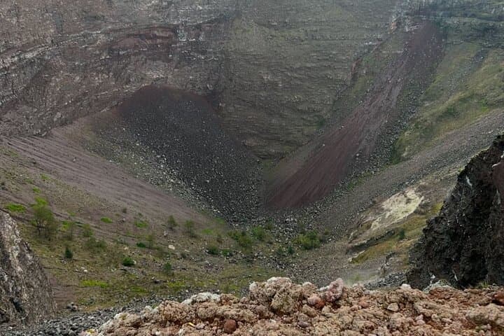 Mount Vesuvius from Naples: Private Excursion to the Gran Cono Crater photo 4