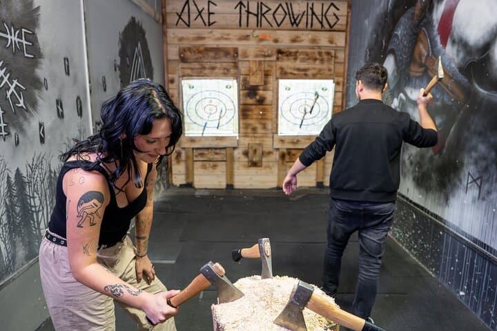 Cyberpunk Axe Throwing in Prague’s Fun Arena: Urban Axe-Throwing Experience Near Wenceslas Square photo 3
