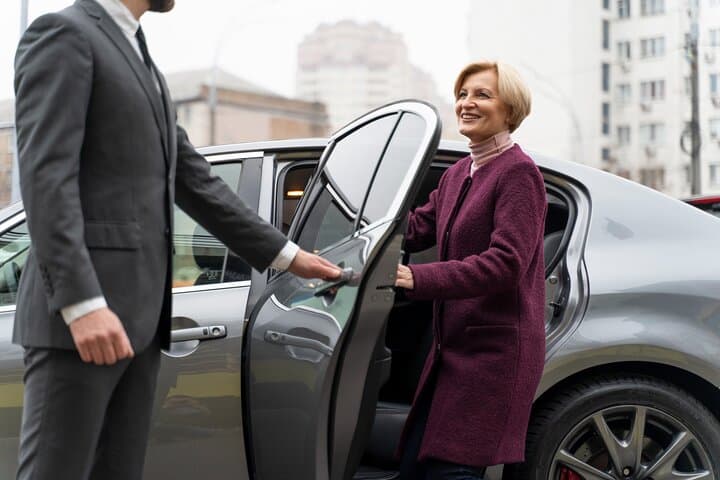Dubai to Abu Dhabi Private Transfer — Fast, Comfortable City & Airport Transfers photo 3