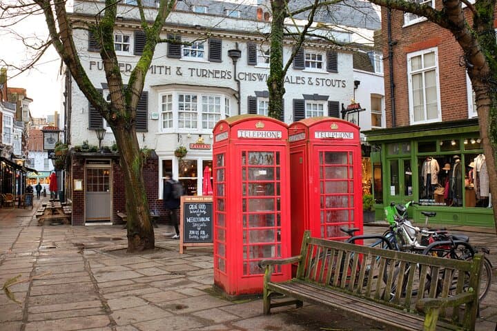 Walk Ted Lasso's Richmond: Film Sites, Thames Views & Pub Finish
