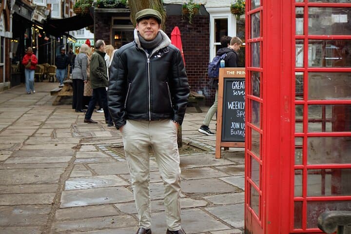 Walk Ted Lasso's Richmond: Film Sites, Thames Views & Pub Finish photo 4
