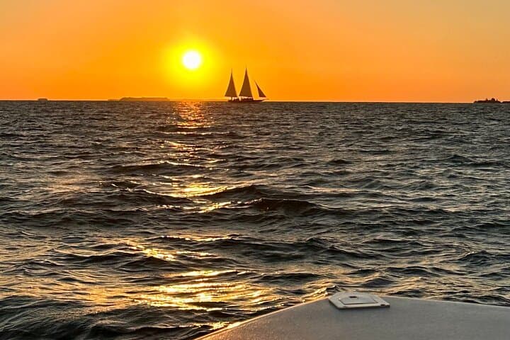 Key West Sunset Powerboat Cruise: Private 2‑Hour Harbor Tour photo 6