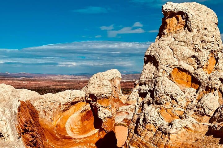 Sunset Hike at White Pocket: Off‑Road Guided Adventure from Kanab photo 2
