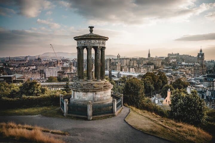 Edinburgh Day Trip from Glasgow: Castle, Royal Mile & Holyrood in 10 Hours