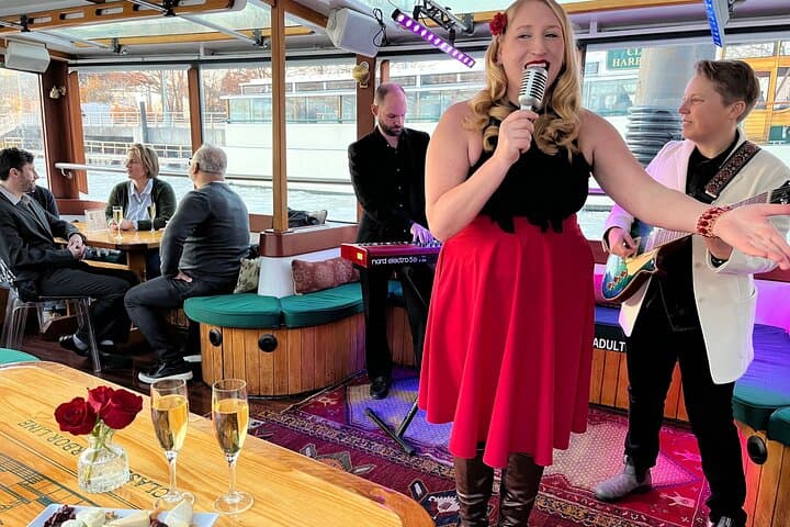 Cruise NYC's Waters with Jazz and Iconic Sights