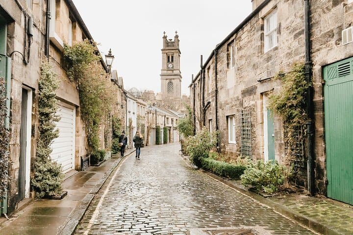 Edinburgh City Highlights: Full-Day Castle, Royal Mile & Holyrood Experience photo 2