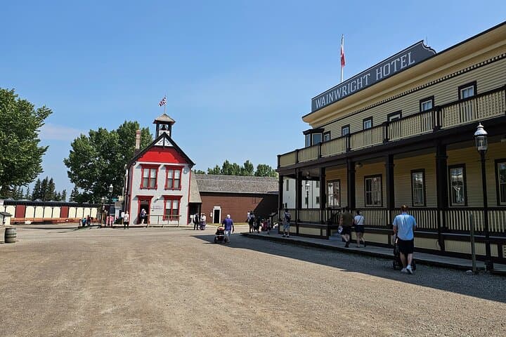Calgary City Tour & Yamnuska Wolfdog Sanctuary — Private Full‑Day Experience photo 5