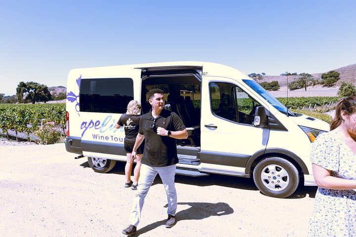 Paso Robles Wine Country: 3-Winery Tour with Picnic Lunch from San Luis Obispo photo 5