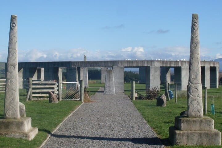 Southern Hemisphere Autumn Equinox at Stonehenge Aotearoa: Wairarapa Sunset Alignment