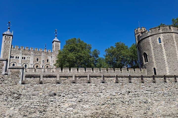 Medieval Thames Walking Tour: Tower of London to St. Paul’s Cathedral photo 4