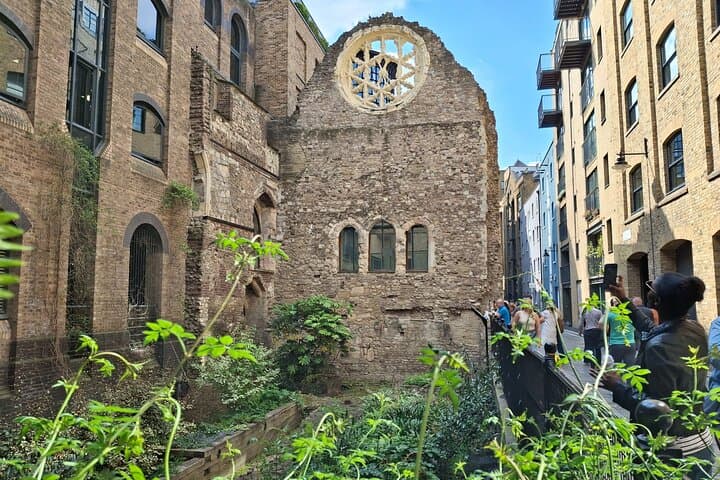 Medieval Thames Walking Tour: Tower of London to St. Paul’s Cathedral photo 2