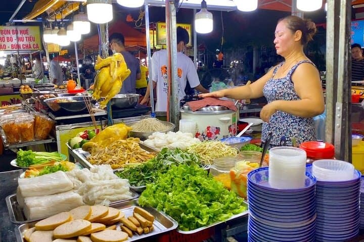 Da Nang Street Food Tasting — Half-Day Walking Tour for Local Eats