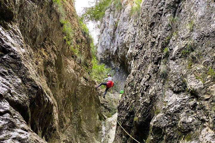 Private Canyoning at Orății Gorge — Full-Day Rappelling Adventure from Bucharest photo 6
