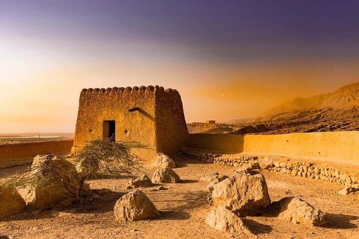Ras Al Khaimah City Tour: Dhayah Fort, Jazirat Al Hamra & Old Souk Exploration