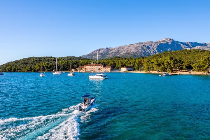 Korčula Archipelago Shipwreck Snorkel & Hidden Beaches Private Speedboat Tour
