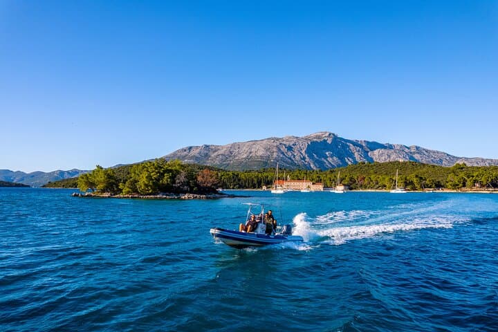 Korčula Archipelago Shipwreck Snorkel & Hidden Beaches Private Speedboat Tour photo 2